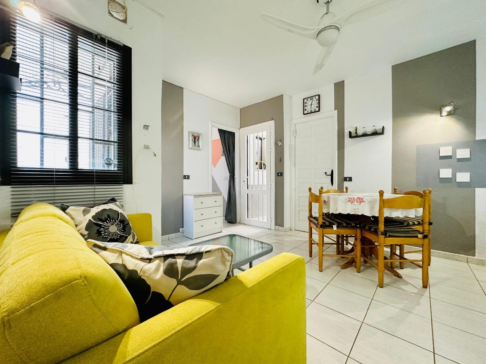 Quiet Apartment Chayofita Арона Экстерьер фото